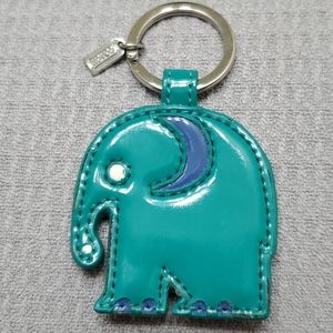 💚 Rare elephant keychain 🐘 coach